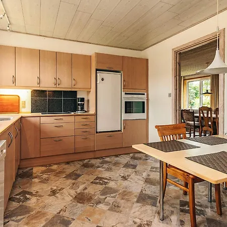 10 Person In * Spottrup