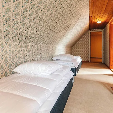 10 Person In Spottrup