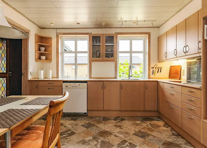 10 Person In Spottrup