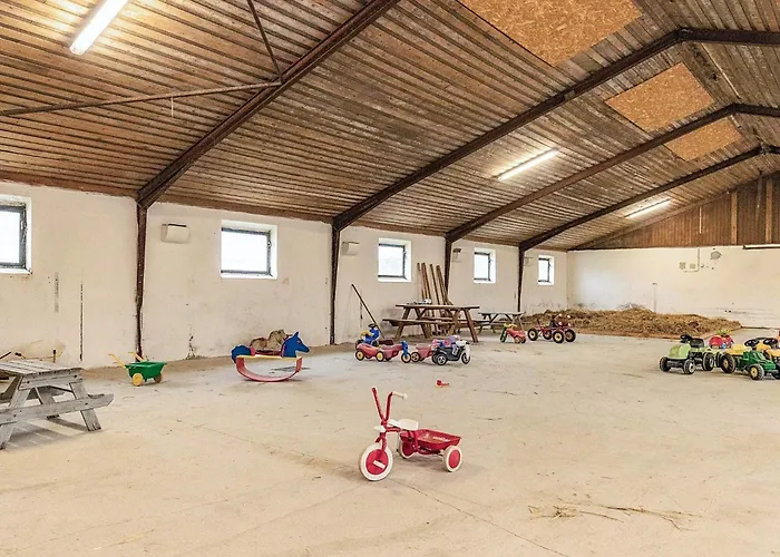 Дом отдыха 10 Person In Spottrup